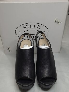 Steve Madden Leather Peeptoe Wedge Blassst Whimsigoth Slingback.    Original Box